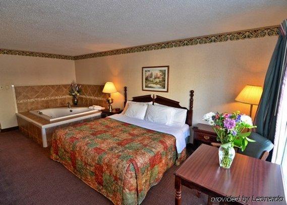 Red Roof Inn Страудсберг Номер фото